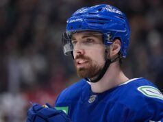 El entrenador de los Canucks cube que Chytil podría regresar contra los Devils: “Parece prometedor”