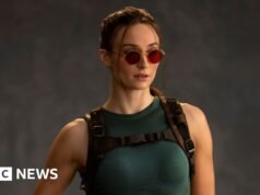 Se revela el regreso a lo básico de Sophie Turner, el look de Lara Croft