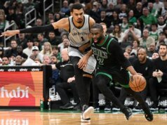 Victor Wembanyama y De’Aaron Fox anotan 21 cada uno y los Spurs superan a los Celtics