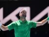 La victoria número 399 de Grand Slam de Djokovic lo impulsa a la tercera ronda del Abierto de Australia