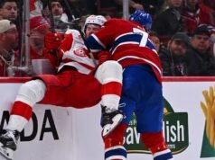 En confianza, Arber Xhekaj se organiza para descansar en la formación.