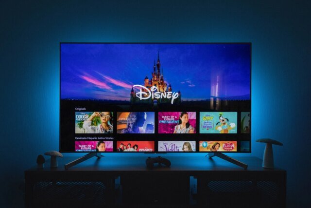 disney-plus-on-tv-blue-lights-2.jpg