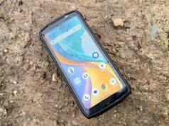 Este teléfono Android de bolsillo me trajo a hace una década, pero está diseñado para durar