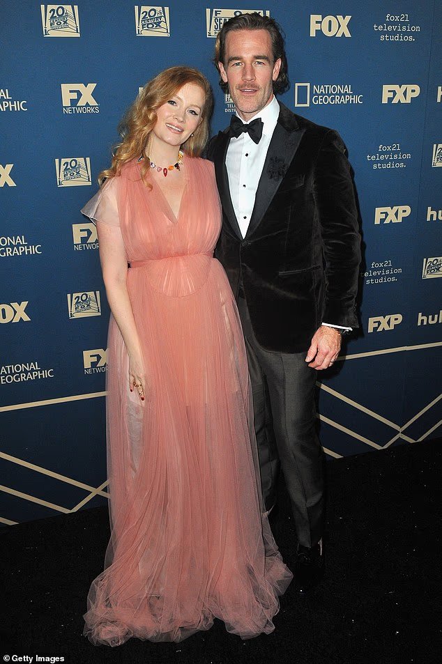 James Van Der Beek renovó sus votos matrimoniales con su esposa Kimberly en su lecho de muerte