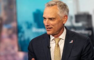 Aumenta la presión sobre el director ejecutivo de American Airways a medida que la aerolínea va por detrás de sus rivales