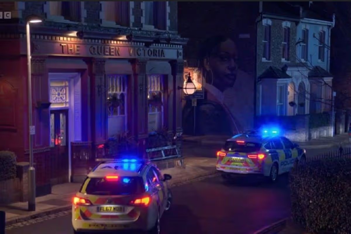 Los fanáticos de EastEnders preguntan ‘cuál es el punto’ cuando dos personajes principales salen de la telenovela de la BBC