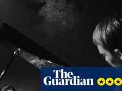 Reseña de Everyone Digs Invoice Evans: profundización absorbente en el tumultuoso mundo del gran jazzista