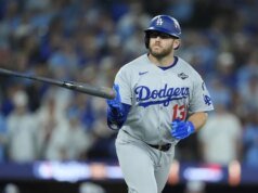 Max Muncy de los Dodgers acepta negociar, Enrique Hernández regresa