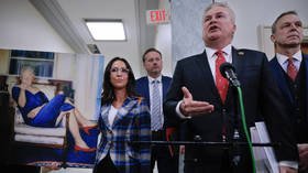 El primer ministro británico pide al príncipe Andrés que testifique sobre los vínculos con Epstein