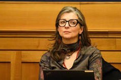 Hombre embiste con camioneta contra sinagoga en Australia (VIDEO)