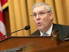 El representante republicano de Georgia, Barry Loudermilk, se jubilará, lo que se suma a la ola de salidas de la Cámara de Representantes