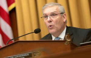 El representante republicano de Georgia, Barry Loudermilk, se jubilará, lo que se suma a la ola de salidas de la Cámara de Representantes