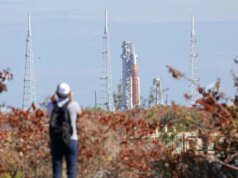 El cohete lunar de la NASA sufre un nuevo problema y su vuelo se retrasa hasta abril