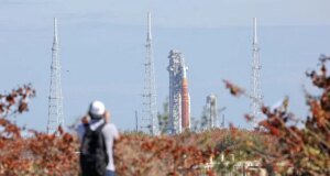 El cohete lunar de la NASA sufre un nuevo problema y su vuelo se retrasa hasta abril