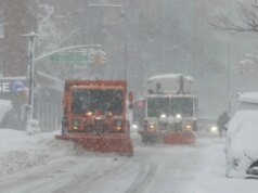 Se reportan cortes de energía y miles de vuelos cancelados mientras la tormenta azota el noreste