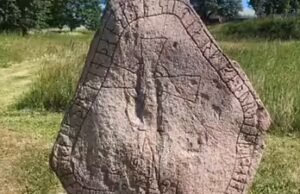 “Pienso en ti, te amo”: mensajes de amor vikingos de 1.000 años escondidos en piedras suecas