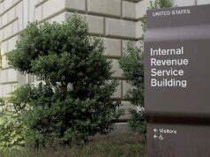 El IRS compartió erróneamente datos confidenciales de contribuyentes inmigrantes con el DHS: expediente judicial