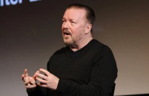 Ricky Gervais se burla de los ganadores del Grammy que hacen discursos políticos y cube que “todavía no escuchan”