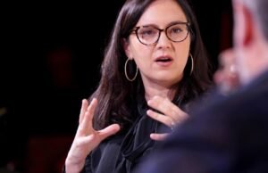 Bari Weiss de CBS se retira de una conferencia en UCLA